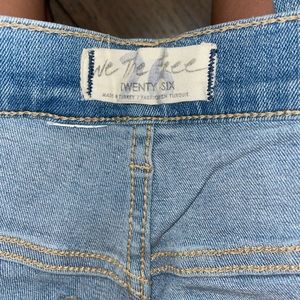 Free people size 26 straight leg with fringe light wash jeans!
